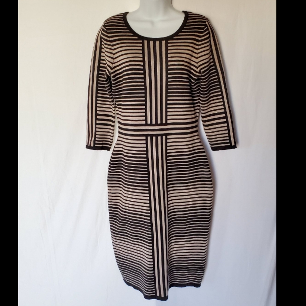 NWOT Roz & Ali Striped Form Fitting Dress Size M
